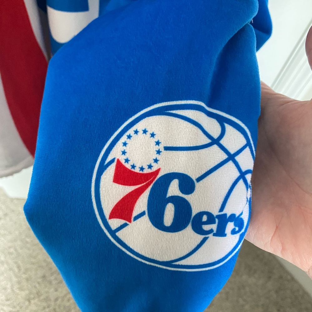 Philadelphia 76ers Reversible Hoodeez, Large - Picture 8 of 9